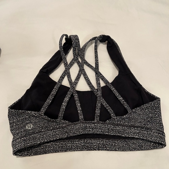 Lululemon Free to Be Serene Bra in black & white- Size 6 - Picture 2 of 4